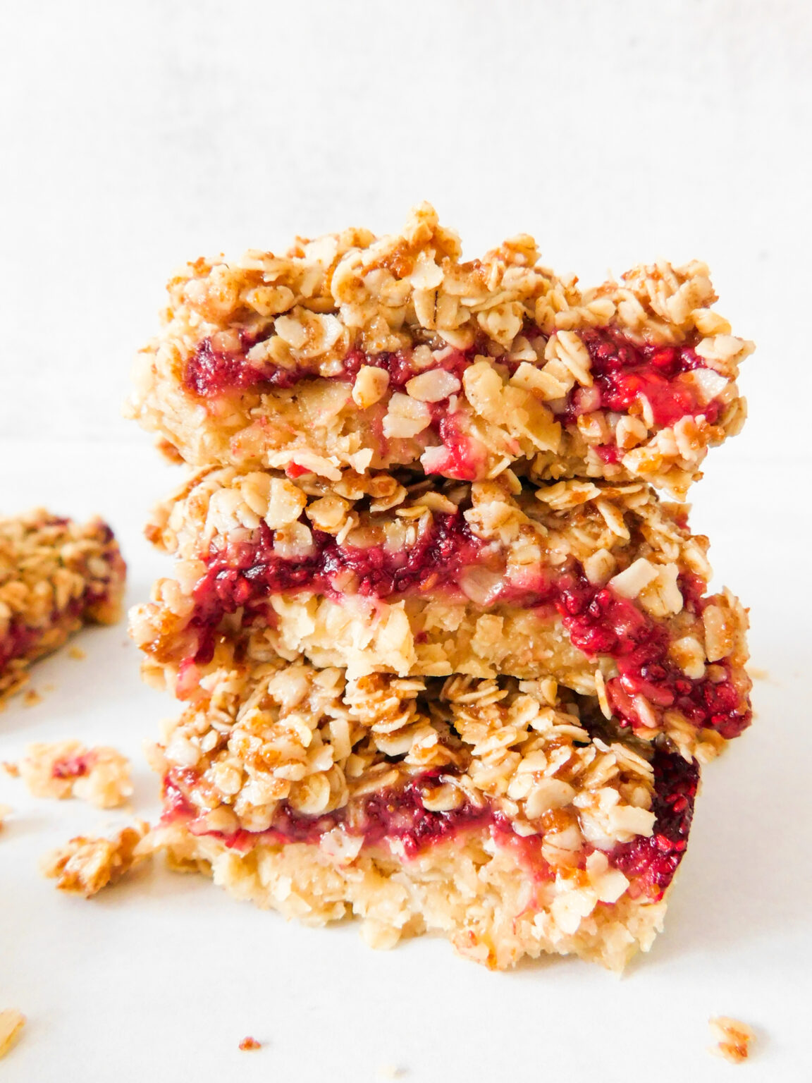 Healthy Raspberry Bars (With Oatmeal Crumble Topping) - Supermom Eats