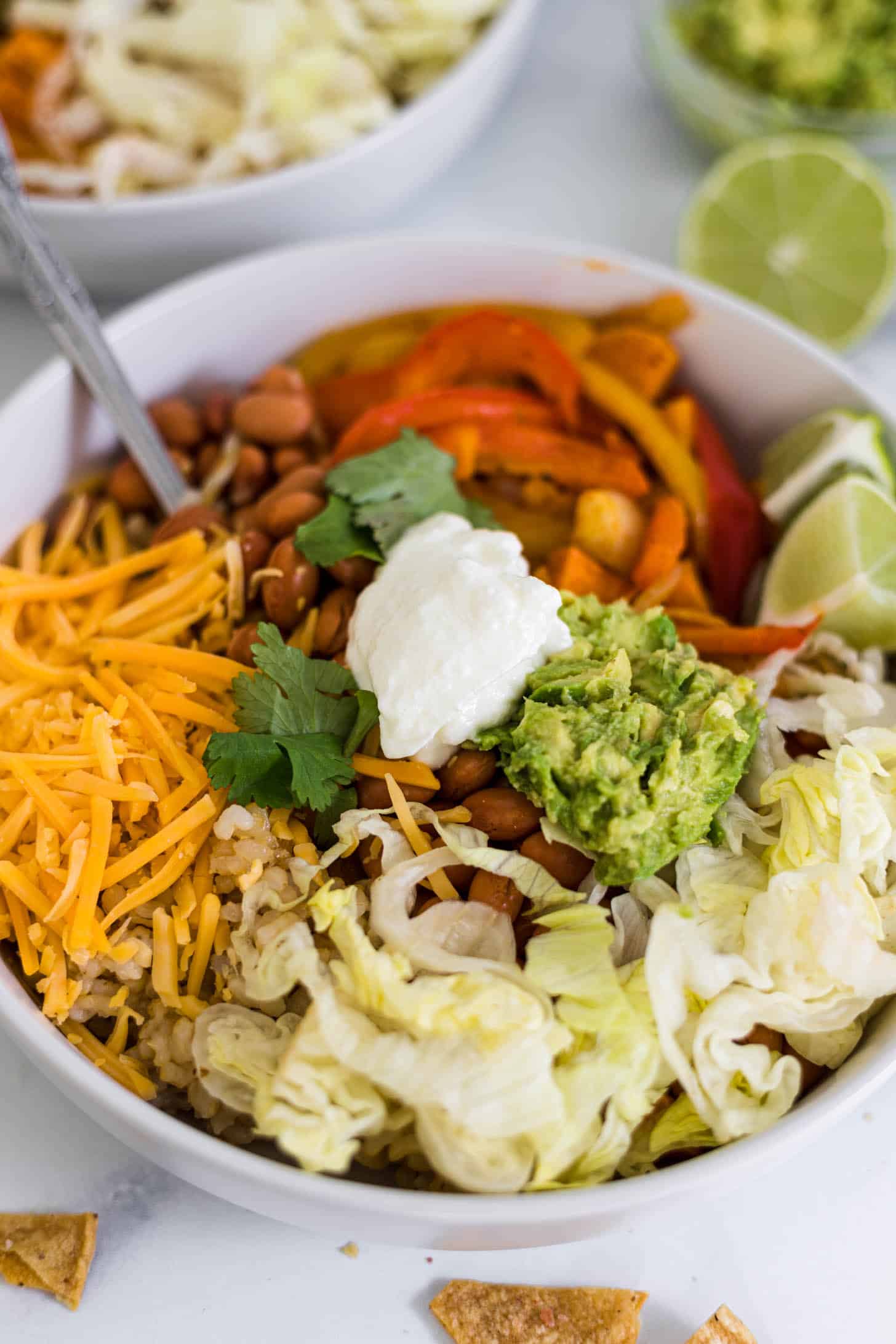 An assembled fajita bowl.